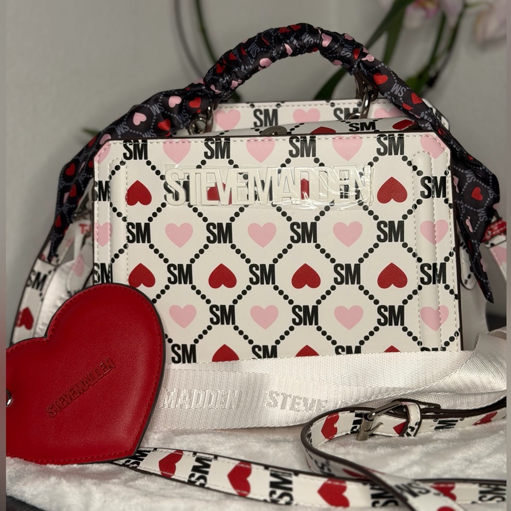 Steve Madden Valentine’s Day Hearts white crossbody purse bevelyn handbag - Picture 6 of 12